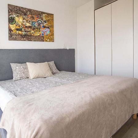 Apartamenty Towarowa Познан Екстериор снимка