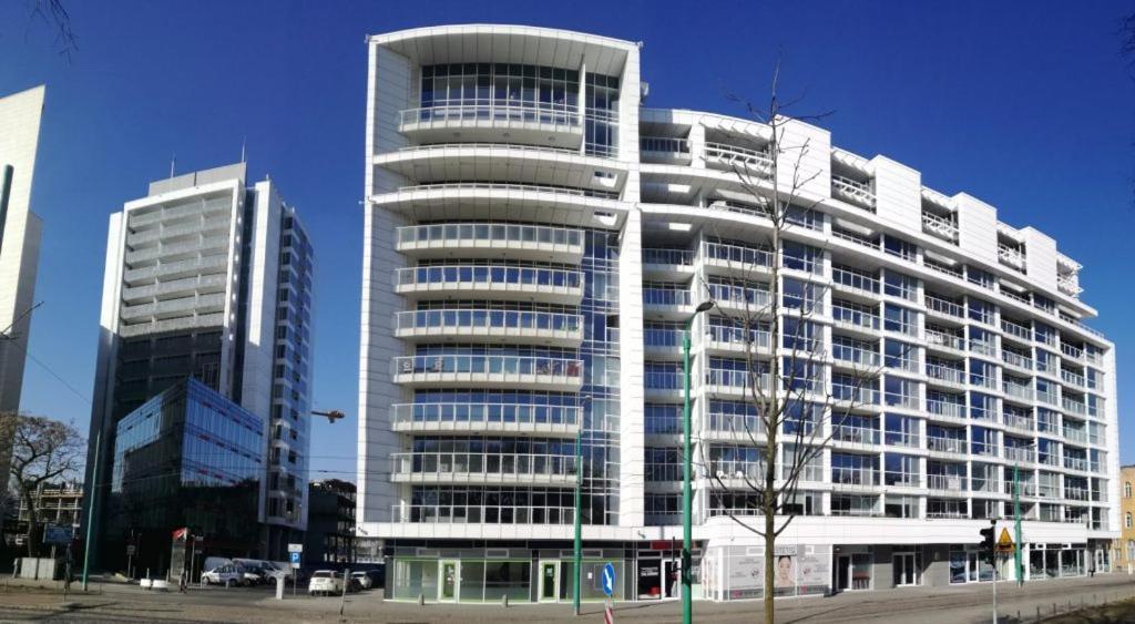 Apartamenty Towarowa Познан Екстериор снимка