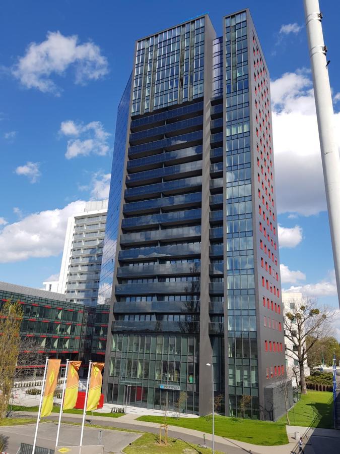 Apartamenty Towarowa Познан Екстериор снимка