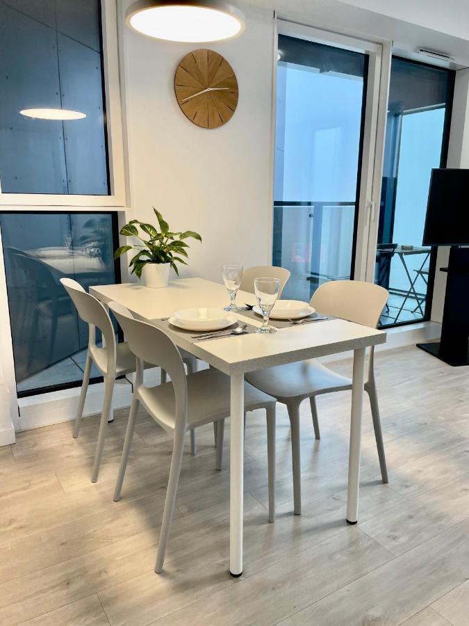 Apartamenty Towarowa Познан Екстериор снимка