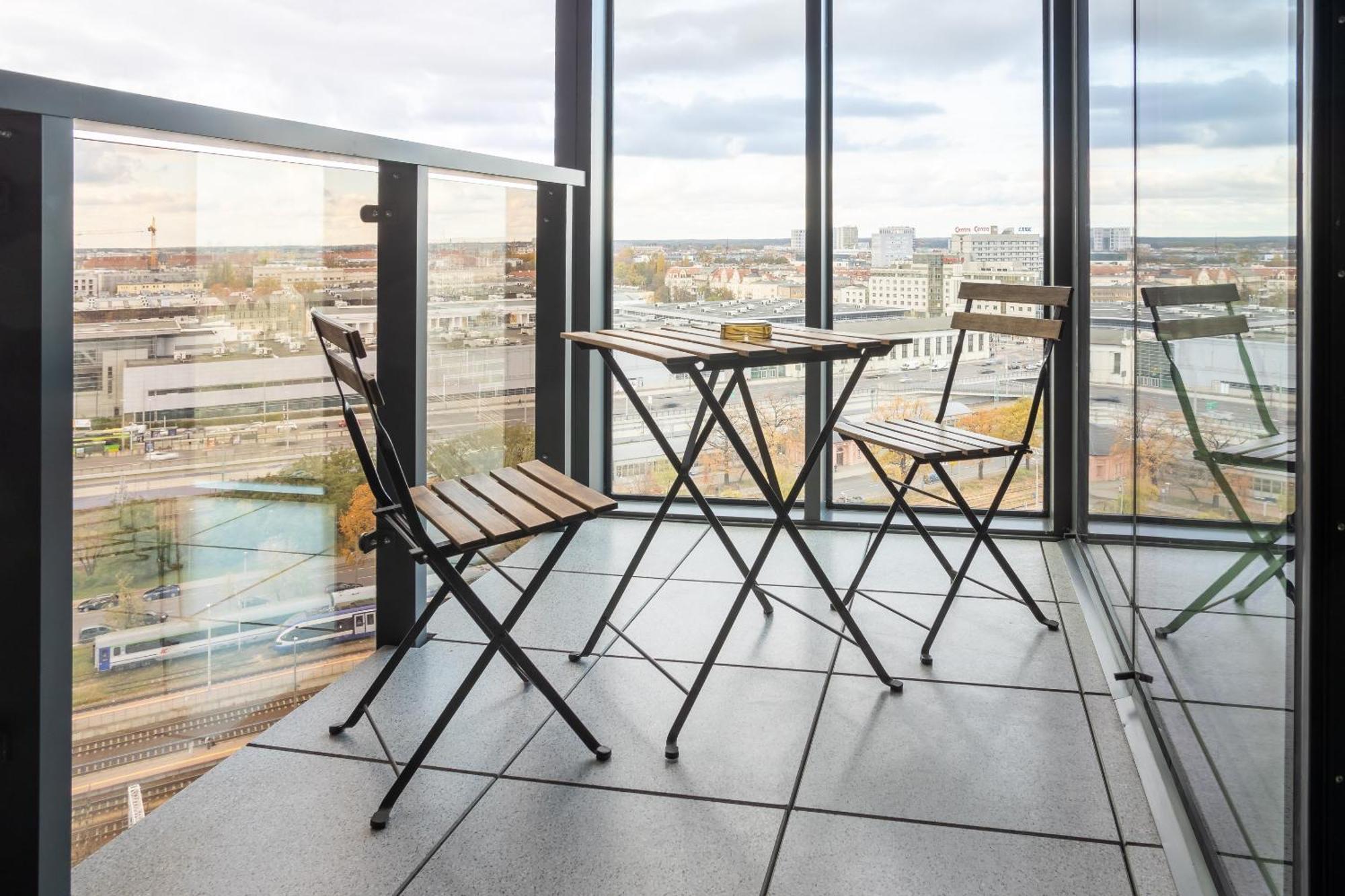 Apartamenty Towarowa Познан Екстериор снимка