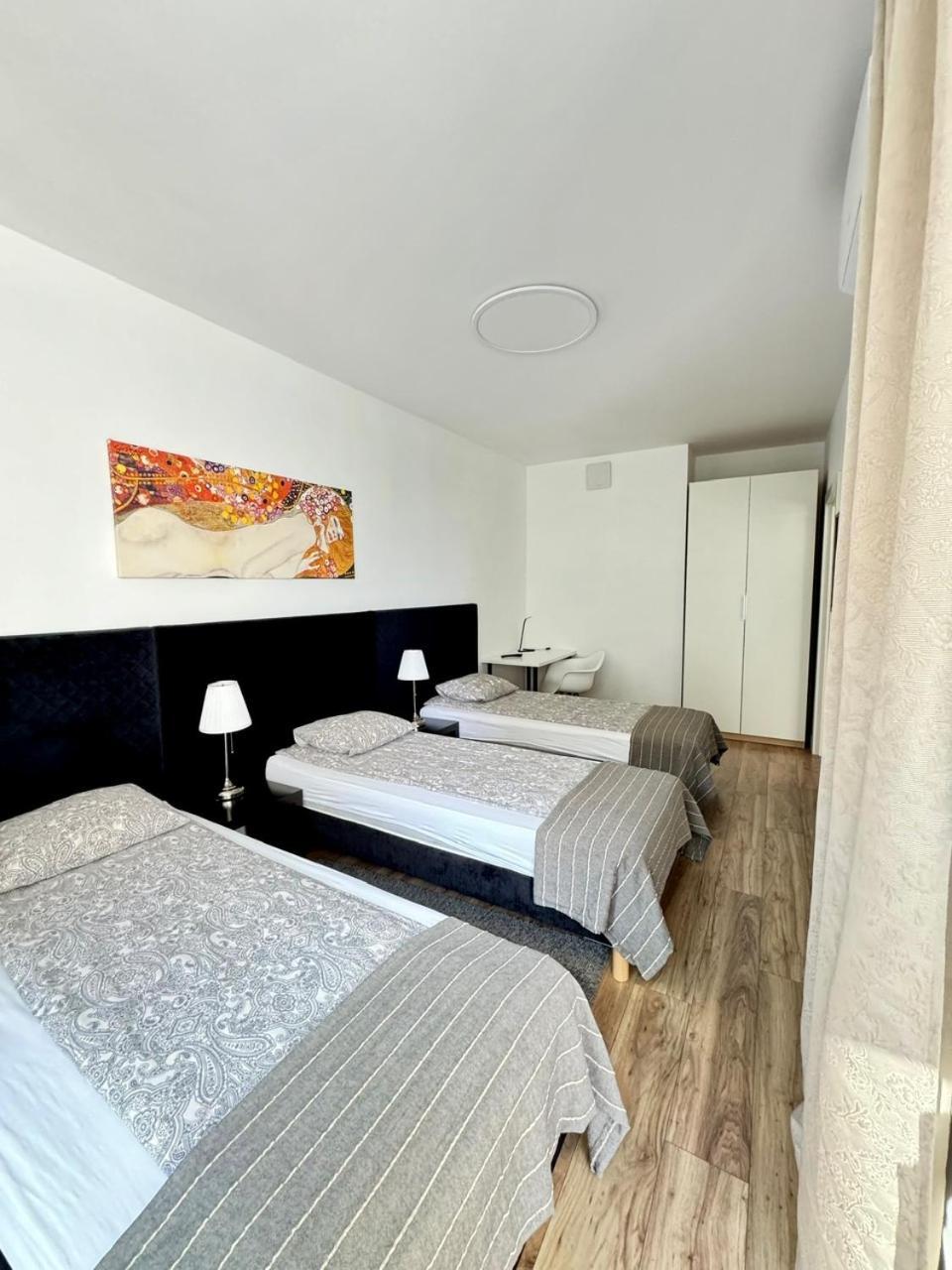 Apartamenty Towarowa Познан Екстериор снимка