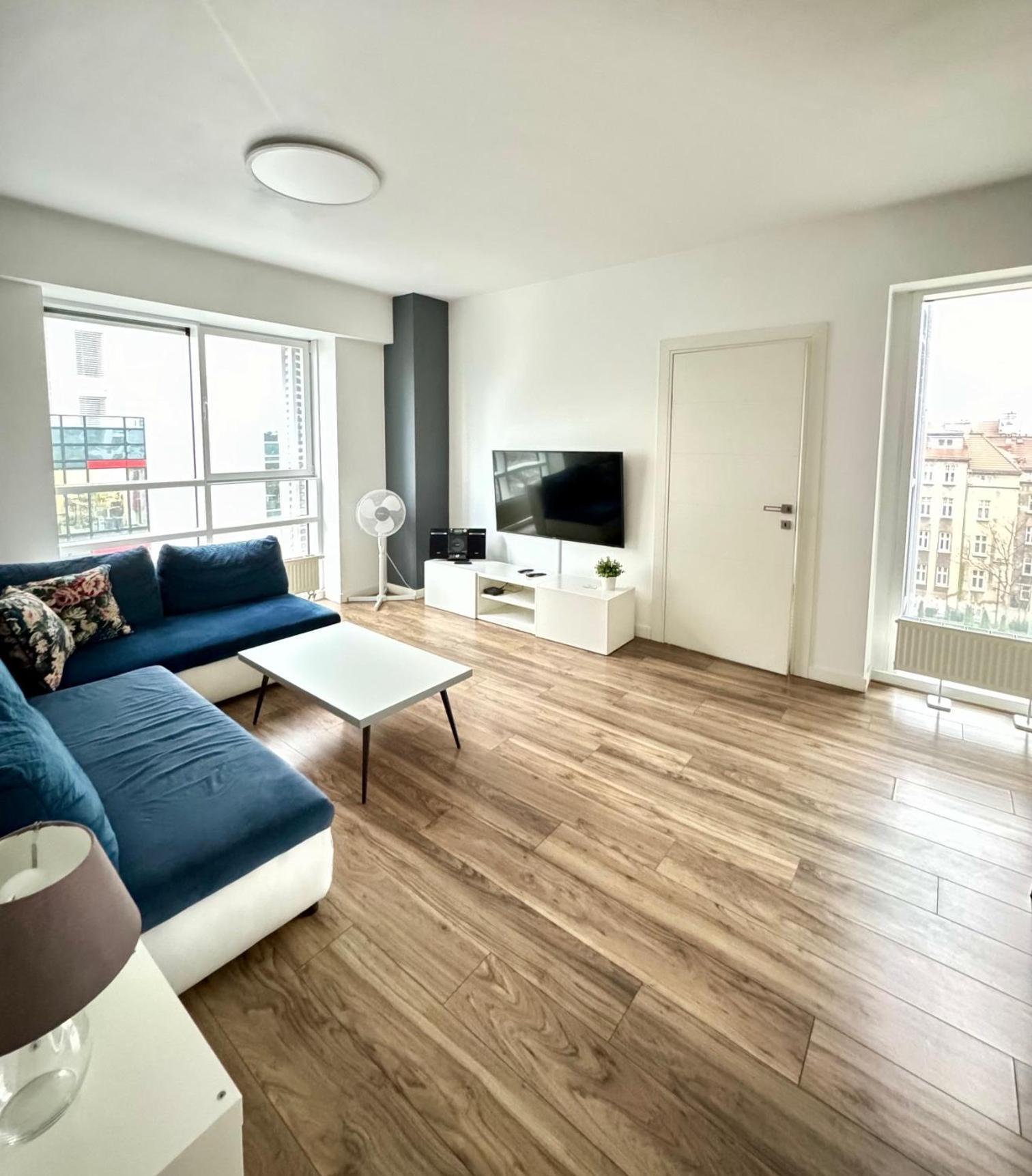 Apartamenty Towarowa Познан Екстериор снимка