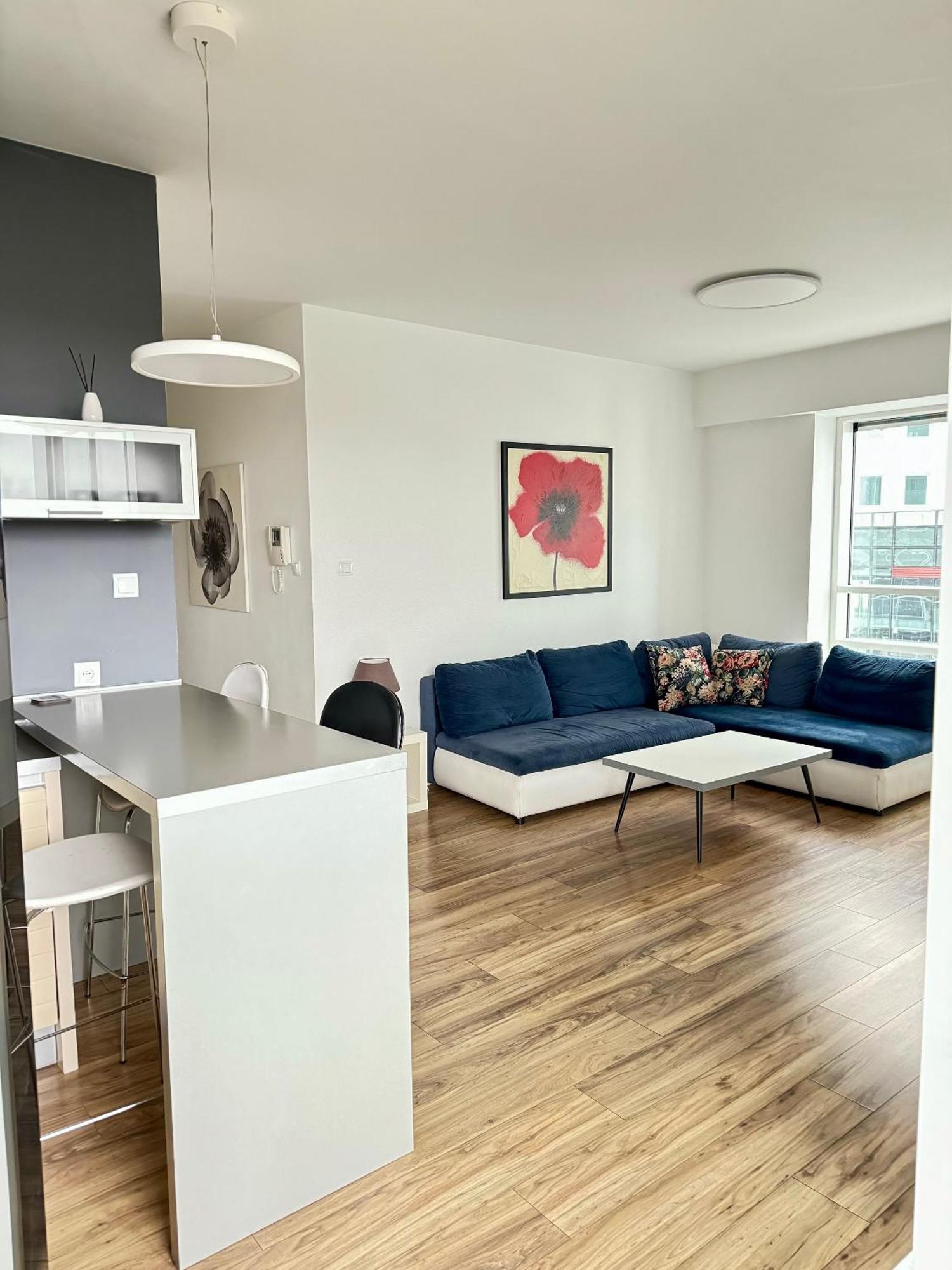 Apartamenty Towarowa Познан Екстериор снимка