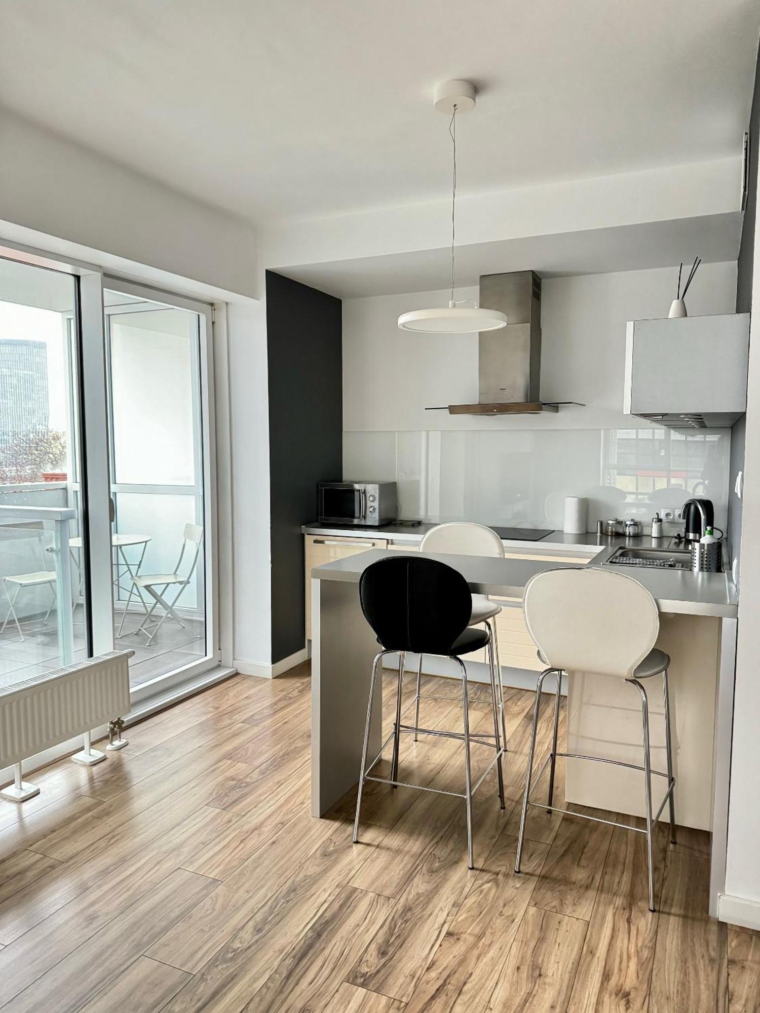 Apartamenty Towarowa Познан Екстериор снимка